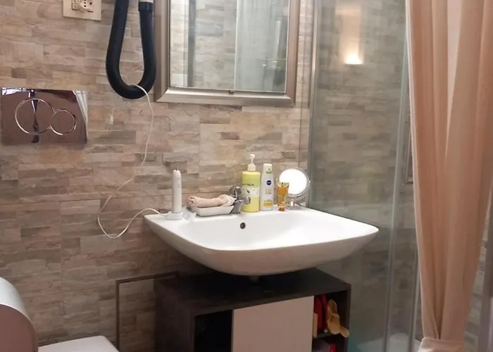 Daire Domus Next Campo De'fiori With Thermal Shower Roma